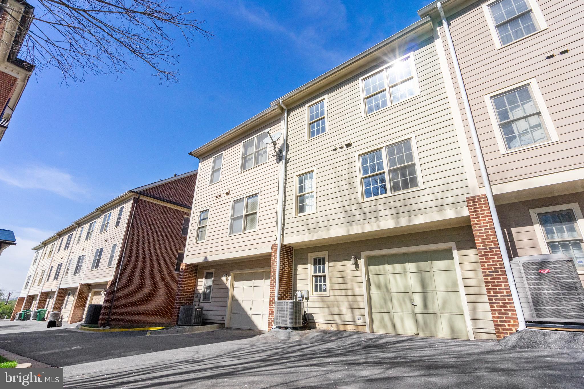 105 Ridgepoint Place Gaithersburg, MD 20878 - Photo 33 of 33 Rear Exterior