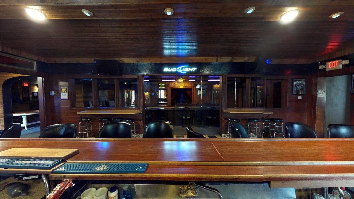 7860 West Ridge Road Fairview, PA 16415 - Photo 11 of 25 Bar area