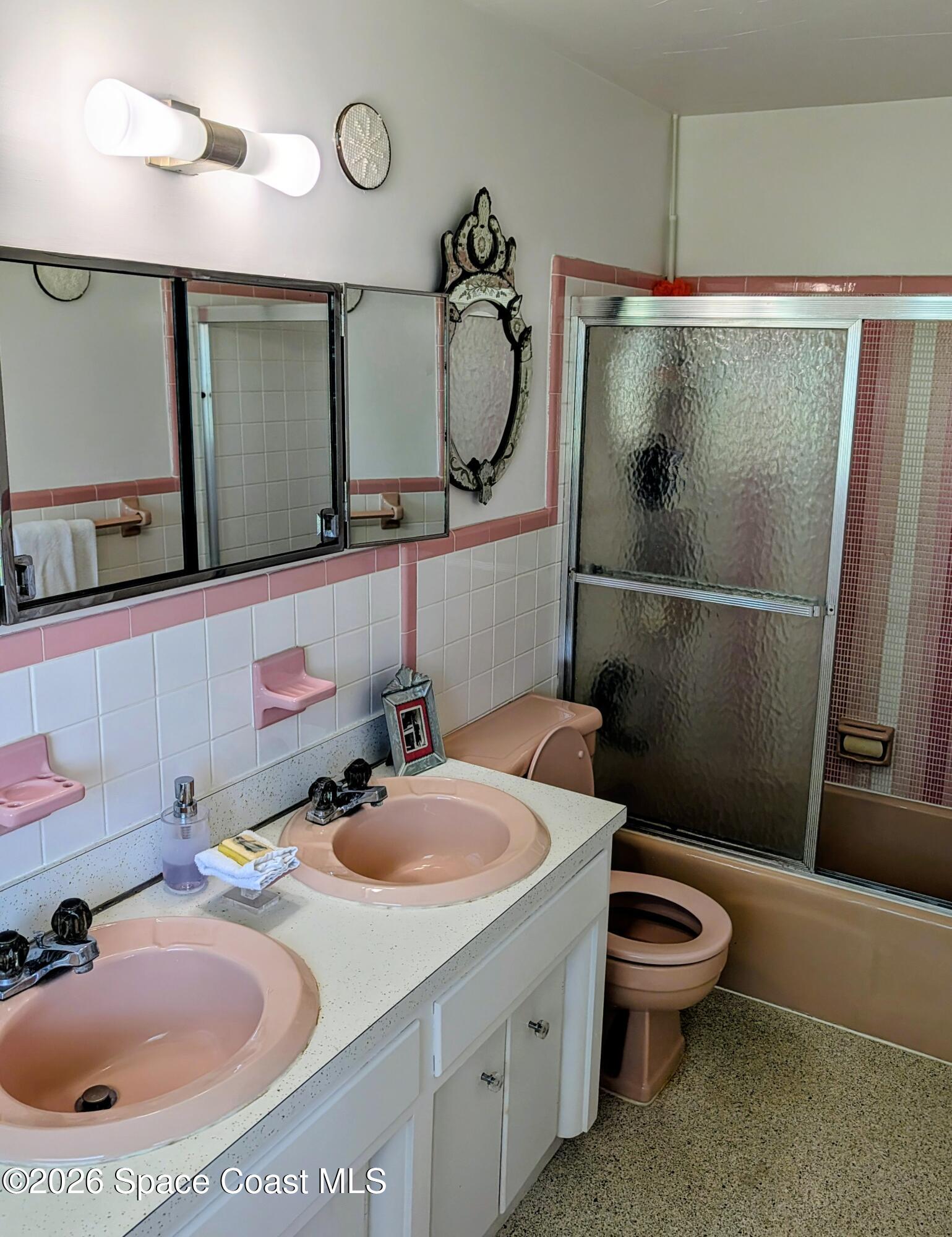 615 Oak Ridge Drive Indialantic, FL 32903 - Photo 44 of 65 Jack & Jill Bathroom