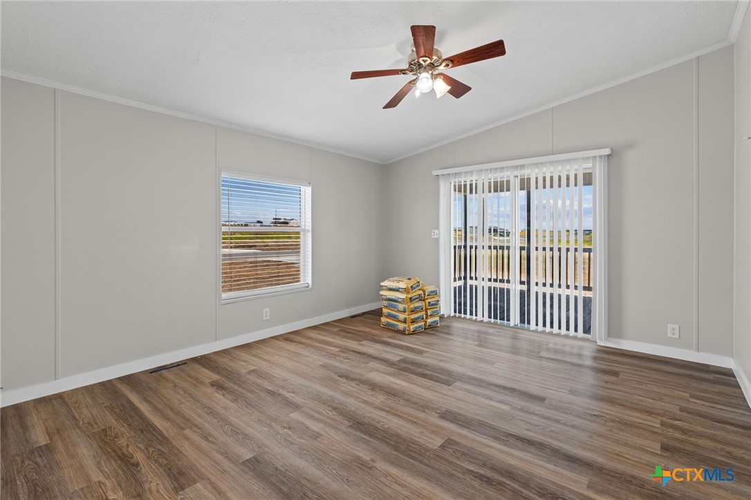 183 Altamira Avenue Elgin, TX 78621 - Photo 17 of 37