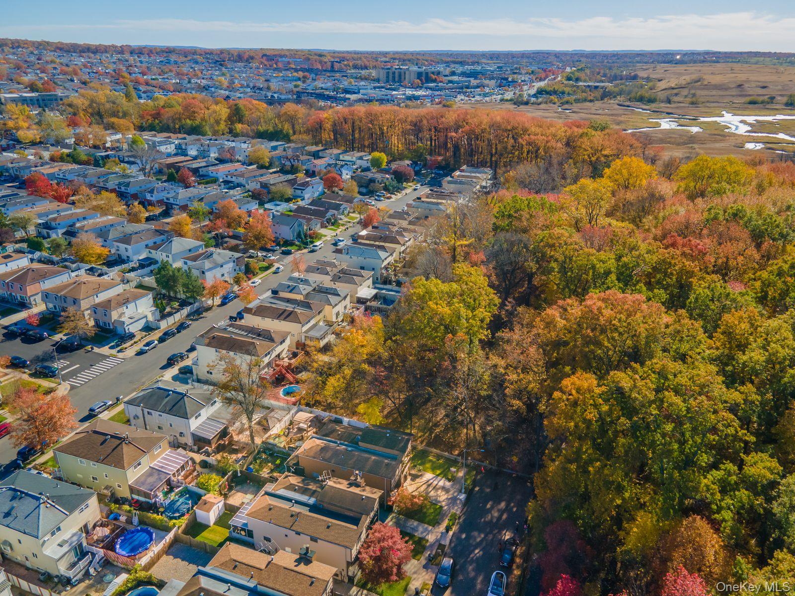 197 Park Drive North Staten Island, NY 10314 - Photo 34 of 37