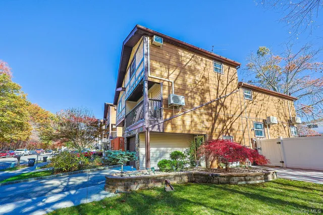 a view of building with yard