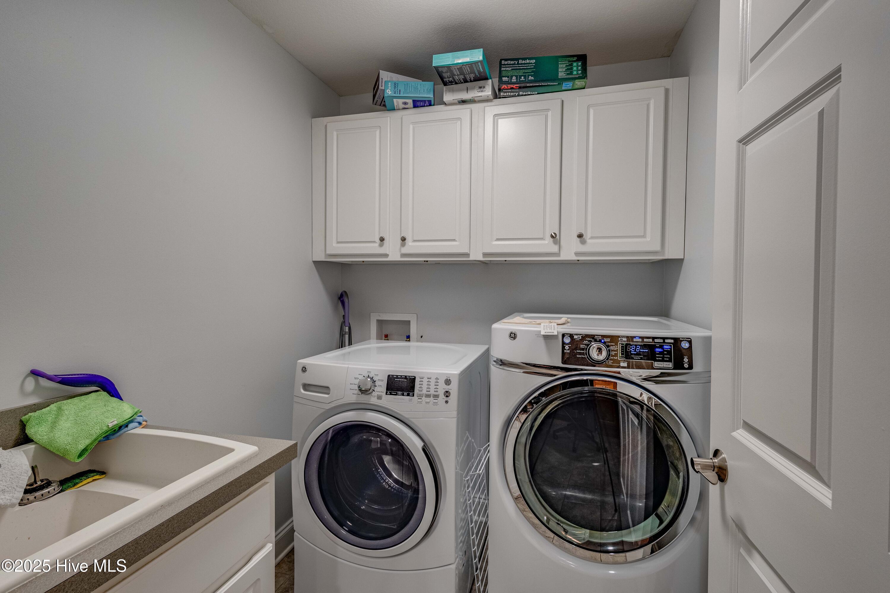 402 Stratton Place Washington, NC 27889 - Photo 24 of 27 Laundry room