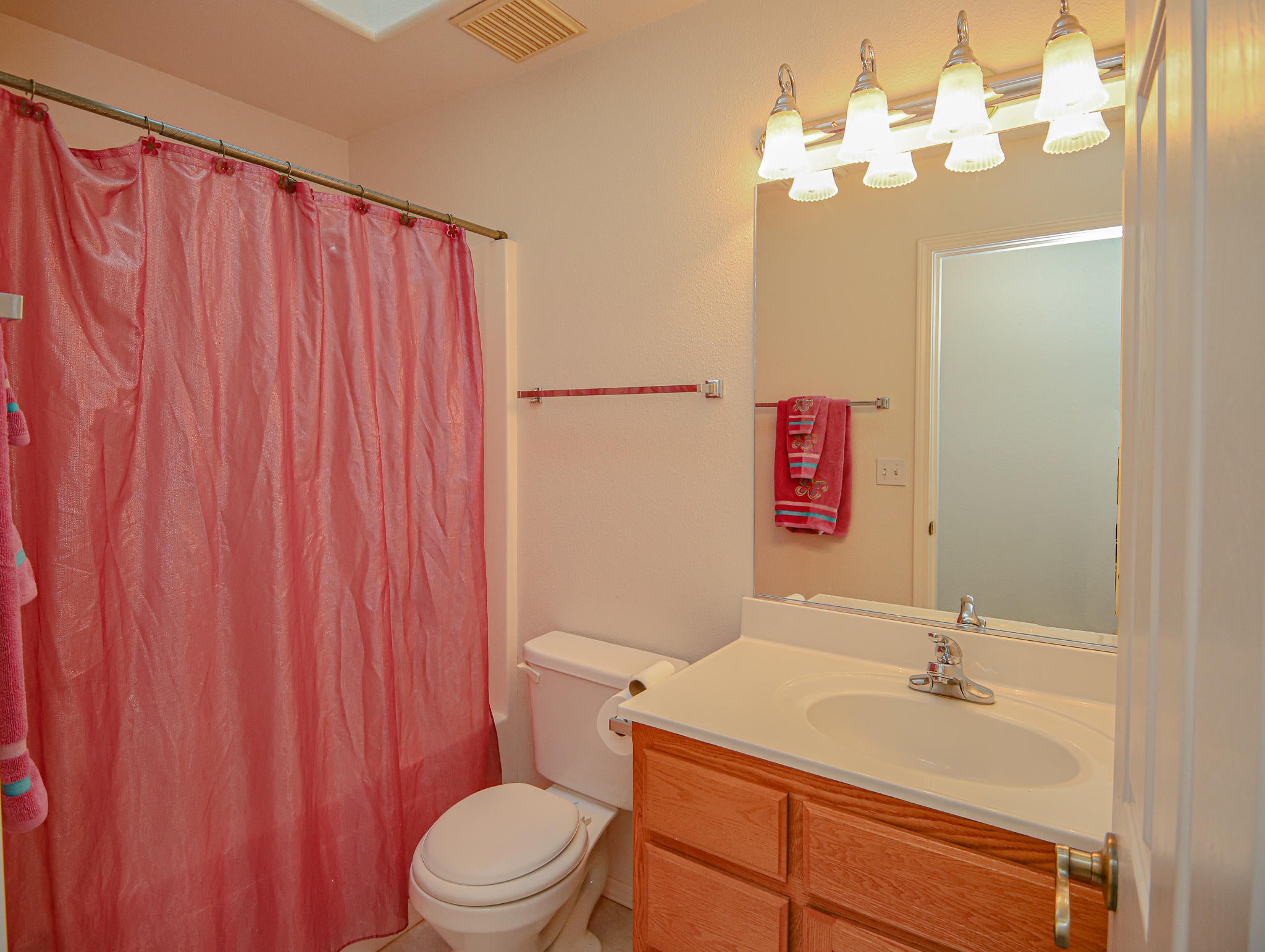 1310 Spring Brook Road Myrtle Creek, OR 97457 - Photo 23 of 30 Guest Bathroom 3
