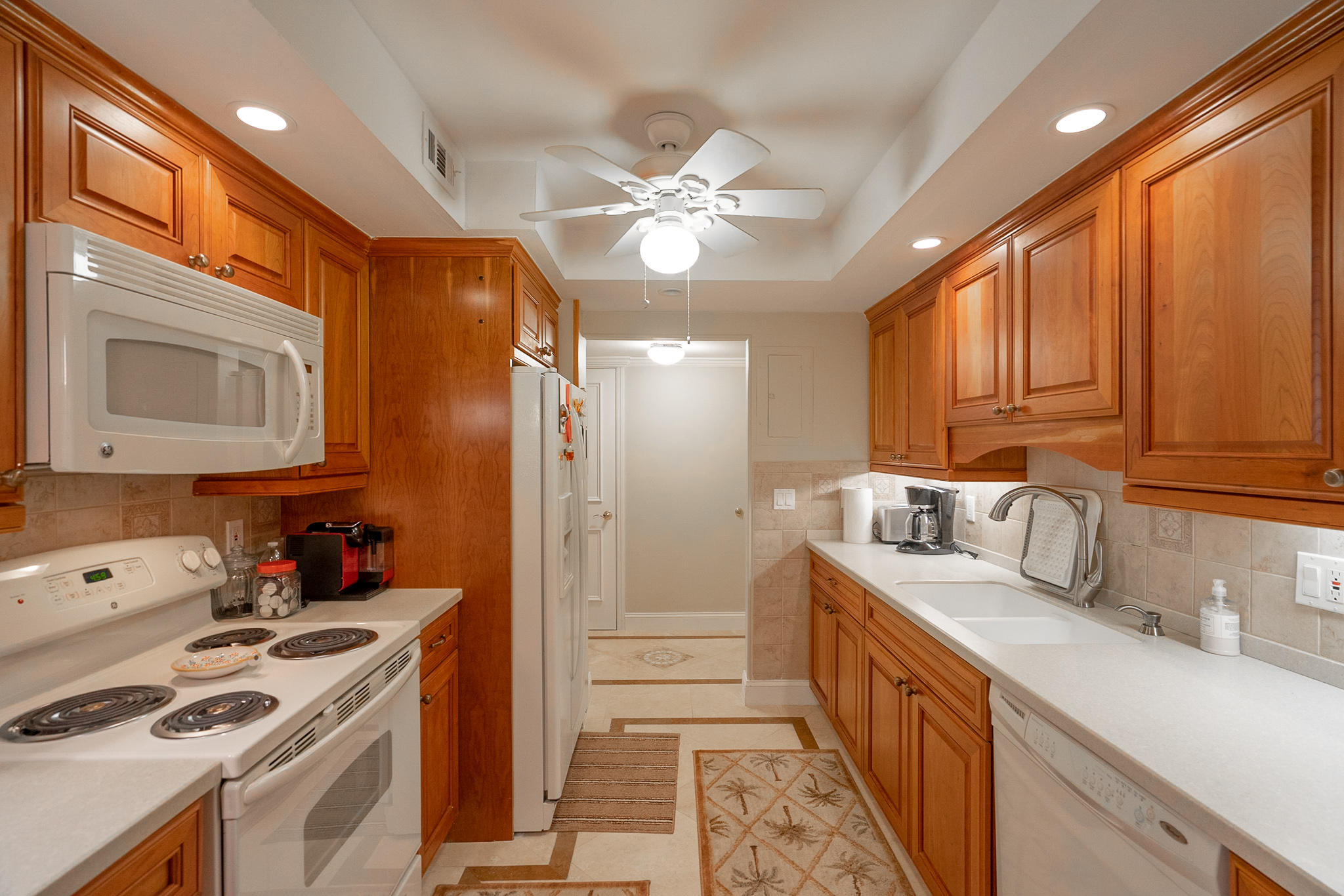 951 De Soto Road, Unit 3280 Boca Raton, FL 33432 - Photo 4 of 27 DSC07002