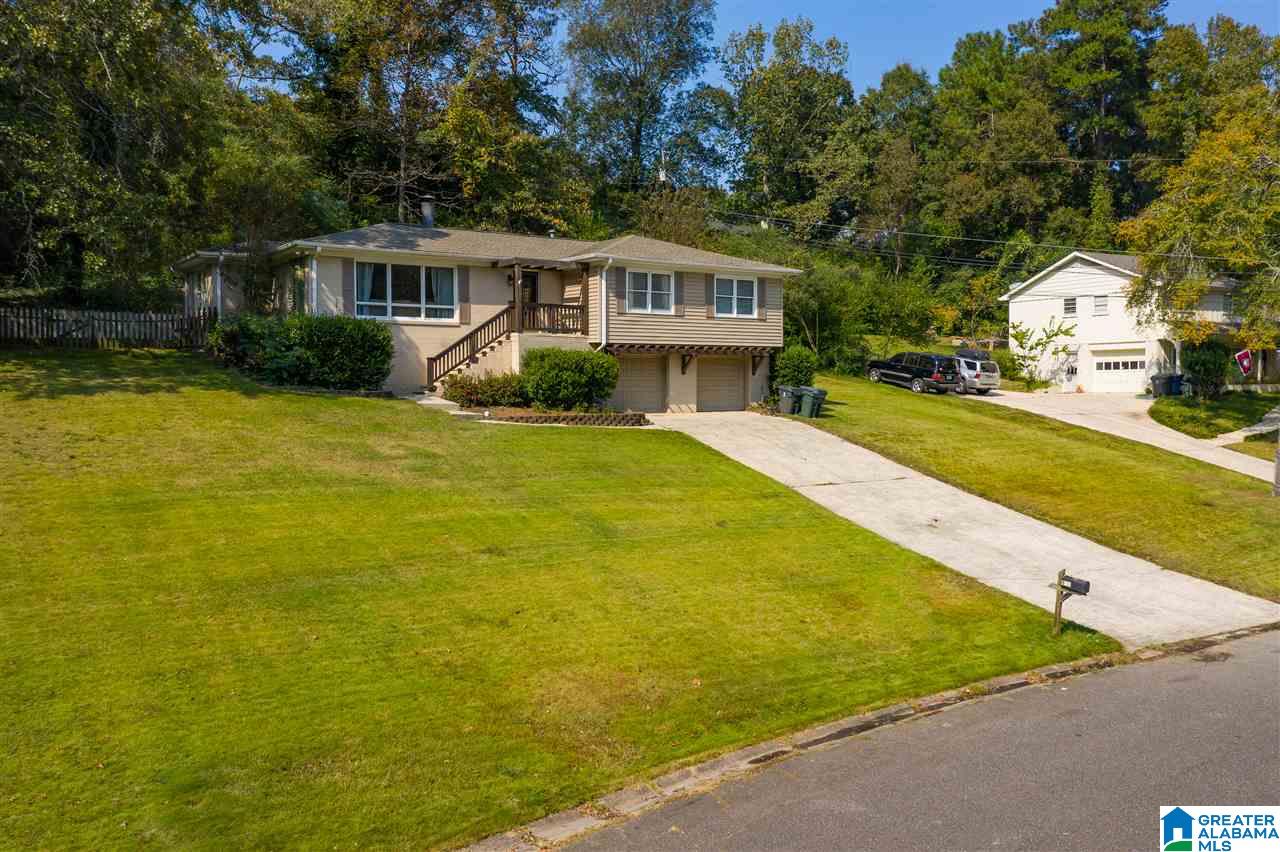 840 Comer Circle Birmingham, AL 35216 - Photo 2 of 32