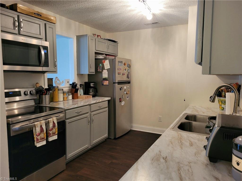 2620 Guyer Street, Unit 2D High Point, NC 27265 - Photo 8 of 21 Gallery Image 8