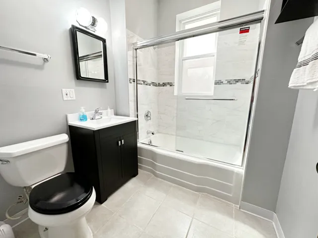 $1,850 | 2431 North Kostner Avenue, Unit 1, Chicago, IL 60639