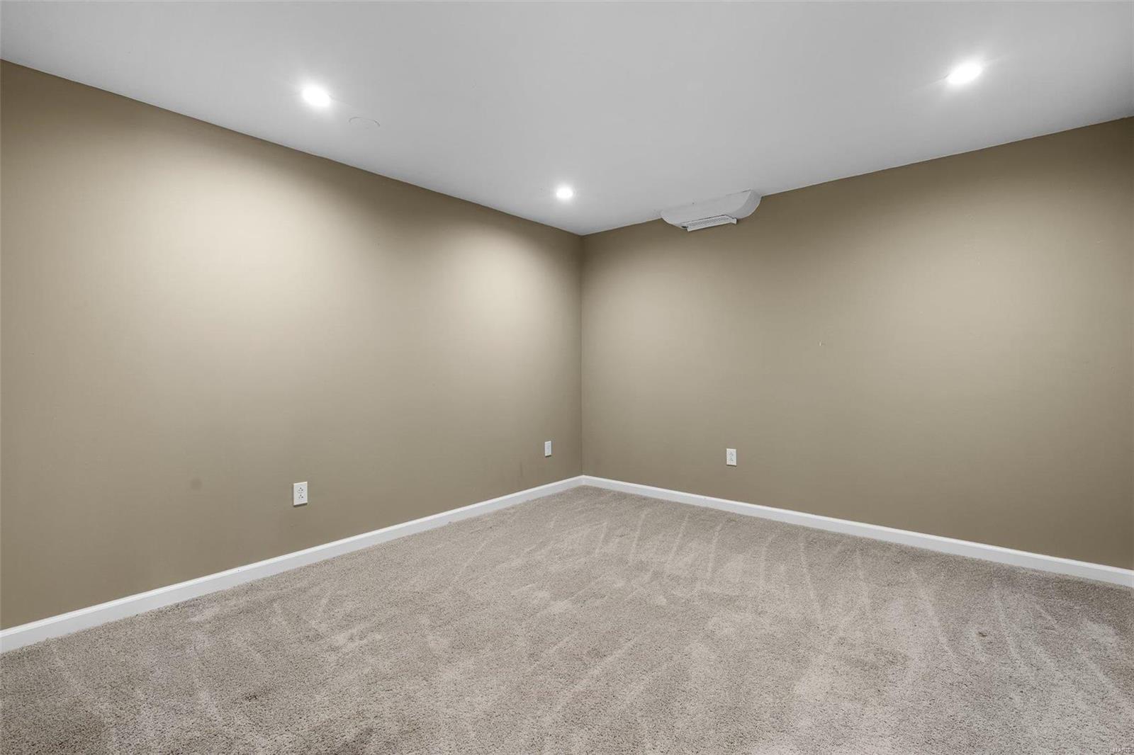 3144 Ringer Road St. Louis, MO 63125 - Photo 29 of 39 Gallery Image 29