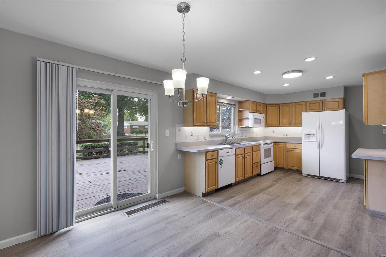 3144 Ringer Road St. Louis, MO 63125 - Photo 6 of 39 Gallery Image 6