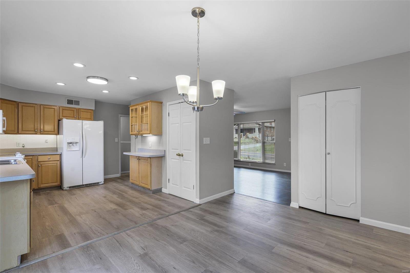 3144 Ringer Road St. Louis, MO 63125 - Photo 9 of 39 Gallery Image 9