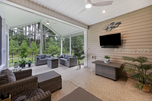 $574,300 | 128 Carolina Oaks Avenue, Bluffton, SC 29909