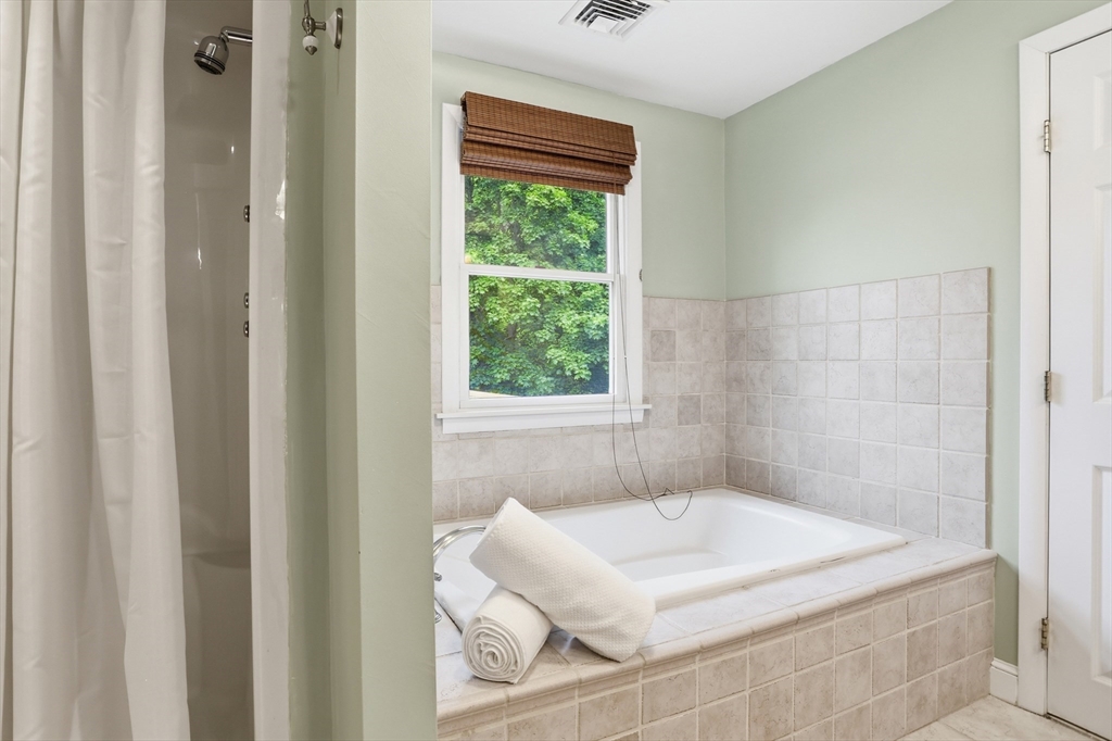 6 Hillcrest Road Bedford, MA 01730 - Photo 21 of 33