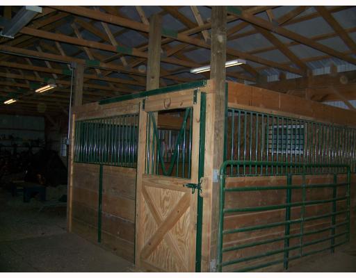 1260 Moravia Road Enon Valley, PA 16120 - Photo 7 of 18 Stable/Barn.