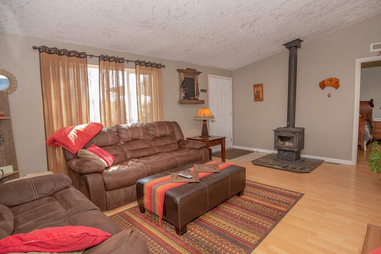 24533 South Pine Springs Road Cheney, WA 99004 - Photo 3 of 20