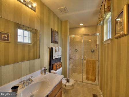 601 Countryside Road Seven Valleys, PA 17360 - Photo 7 of 8 Bath (Master)