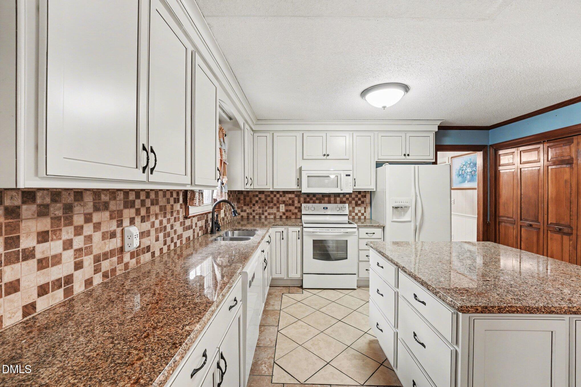 521 Greenridge Road Snow Hill, NC 28580 - Photo 4 of 34 005_jam06934_277