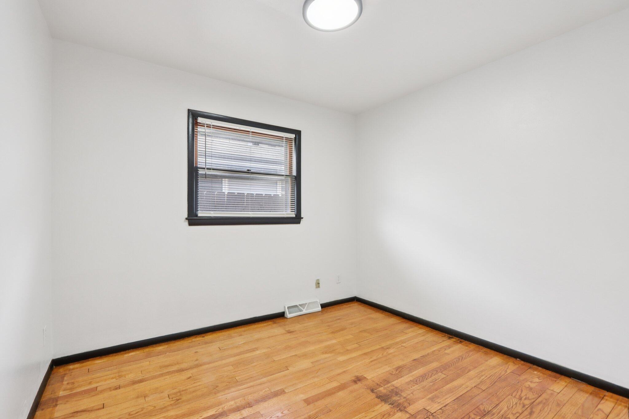 4731 North 89th Street Milwaukee, WI 53225 - Photo 10 of 34 13-web-or-mls-N 89th St-S0204-013