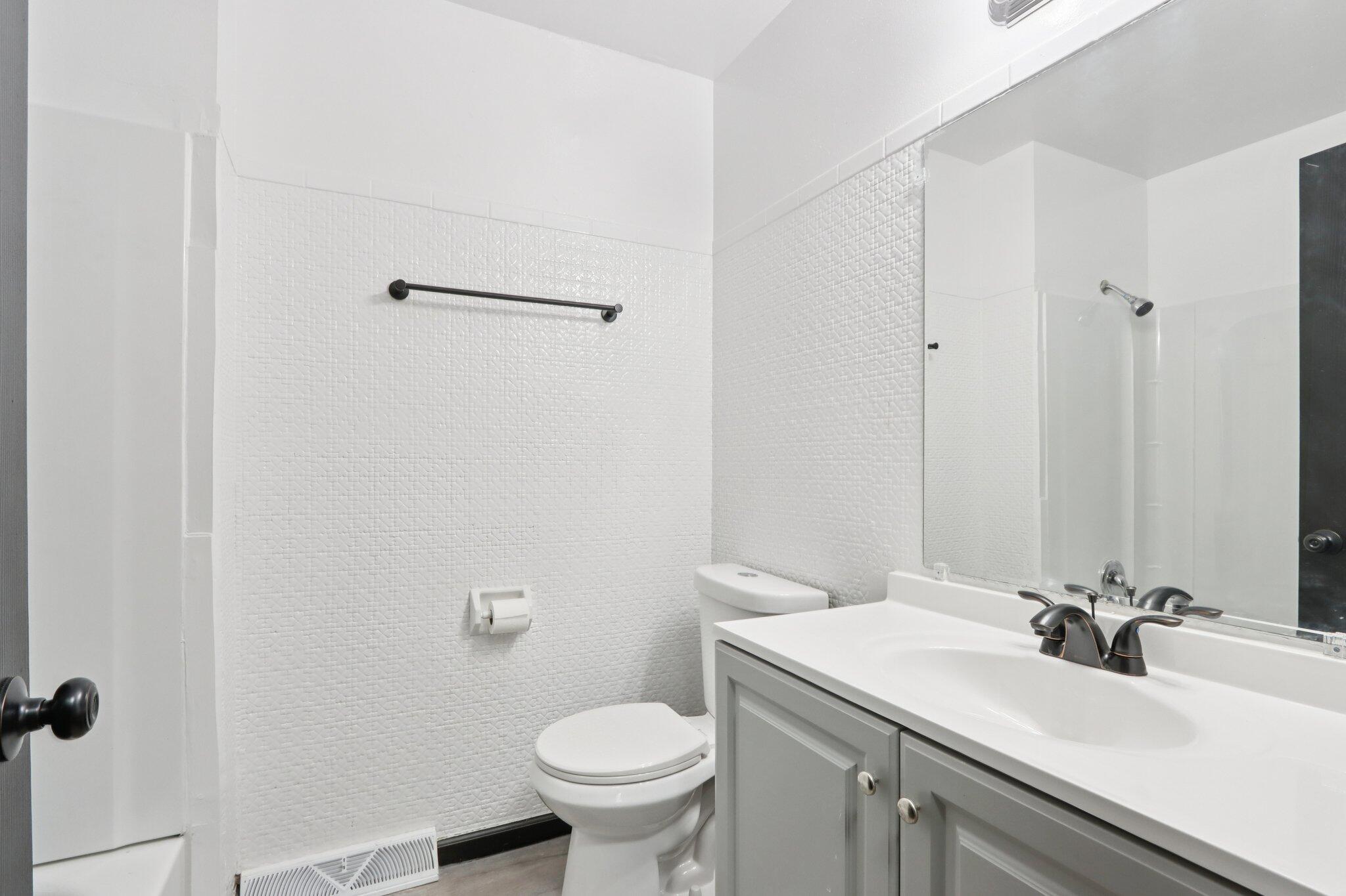 4731 North 89th Street Milwaukee, WI 53225 - Photo 25 of 34 28-web-or-mls-N 89th St-S0204-028