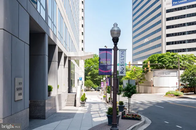 $325,000 | 1011 Arlington Boulevard, Unit 1112, Arlington, VA 22209