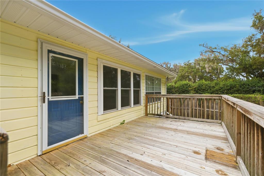 5915 Ave F McIntosh, FL 32664 - Photo 34 of 50 a view of a balcony