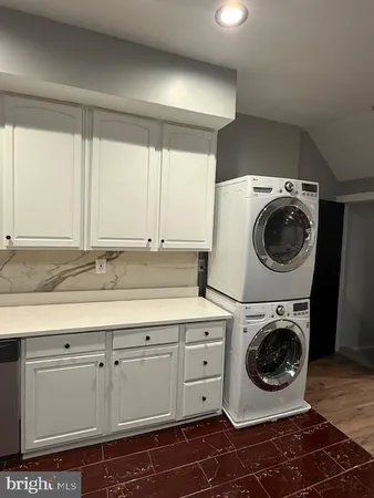 $2,300 | 710 North Luzerne Avenue, Baltimore, MD 21205