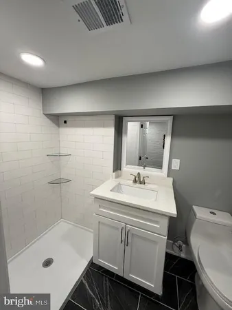 $2,300 | 710 North Luzerne Avenue, Baltimore, MD 21205