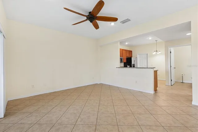 $275,000 | 12366 Northeast 50th View, Oxford, FL 34484