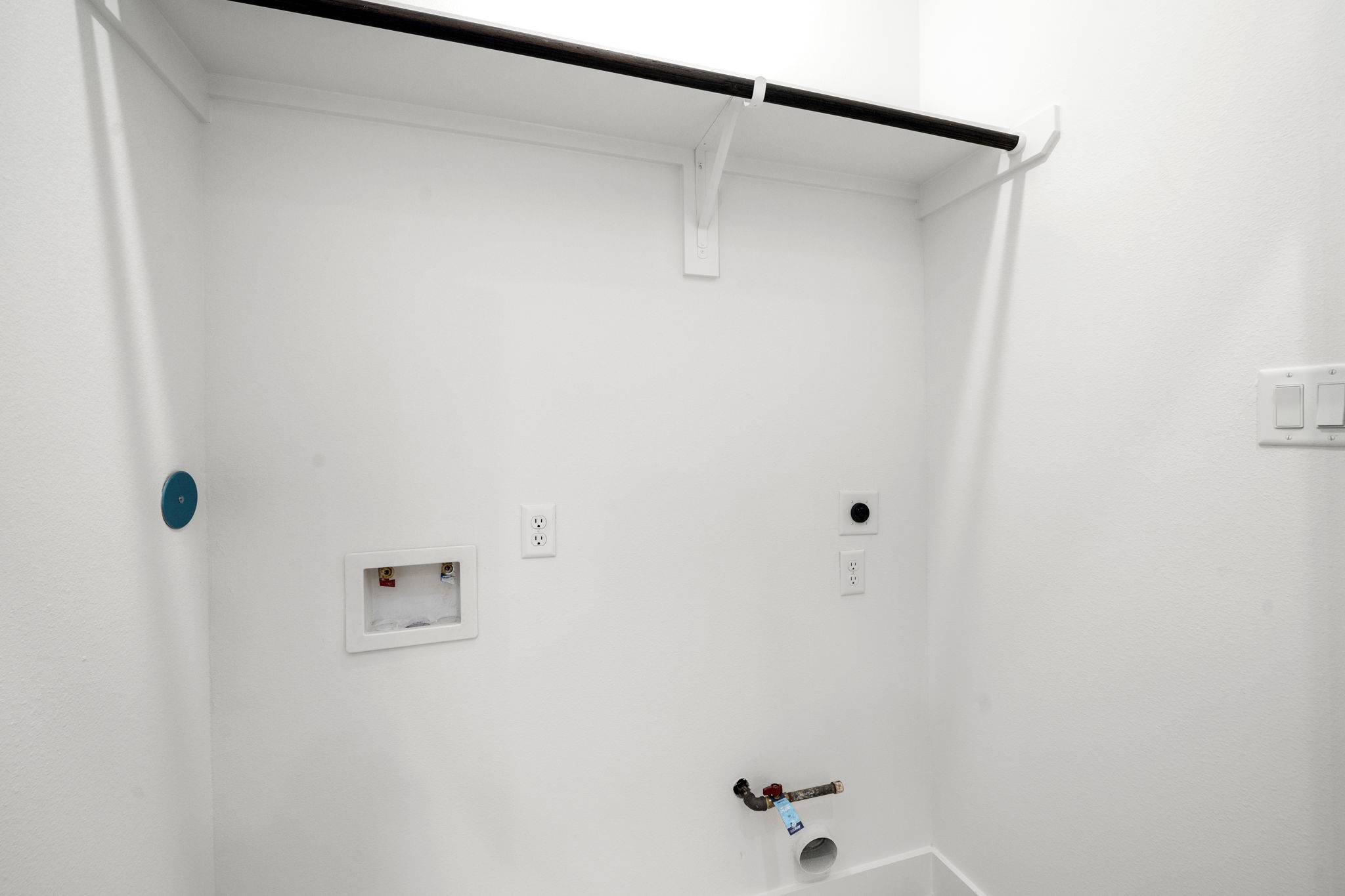 5514 Hardy Street Houston, TX 77009 - Photo 22 of 30 a bathroom with a shower