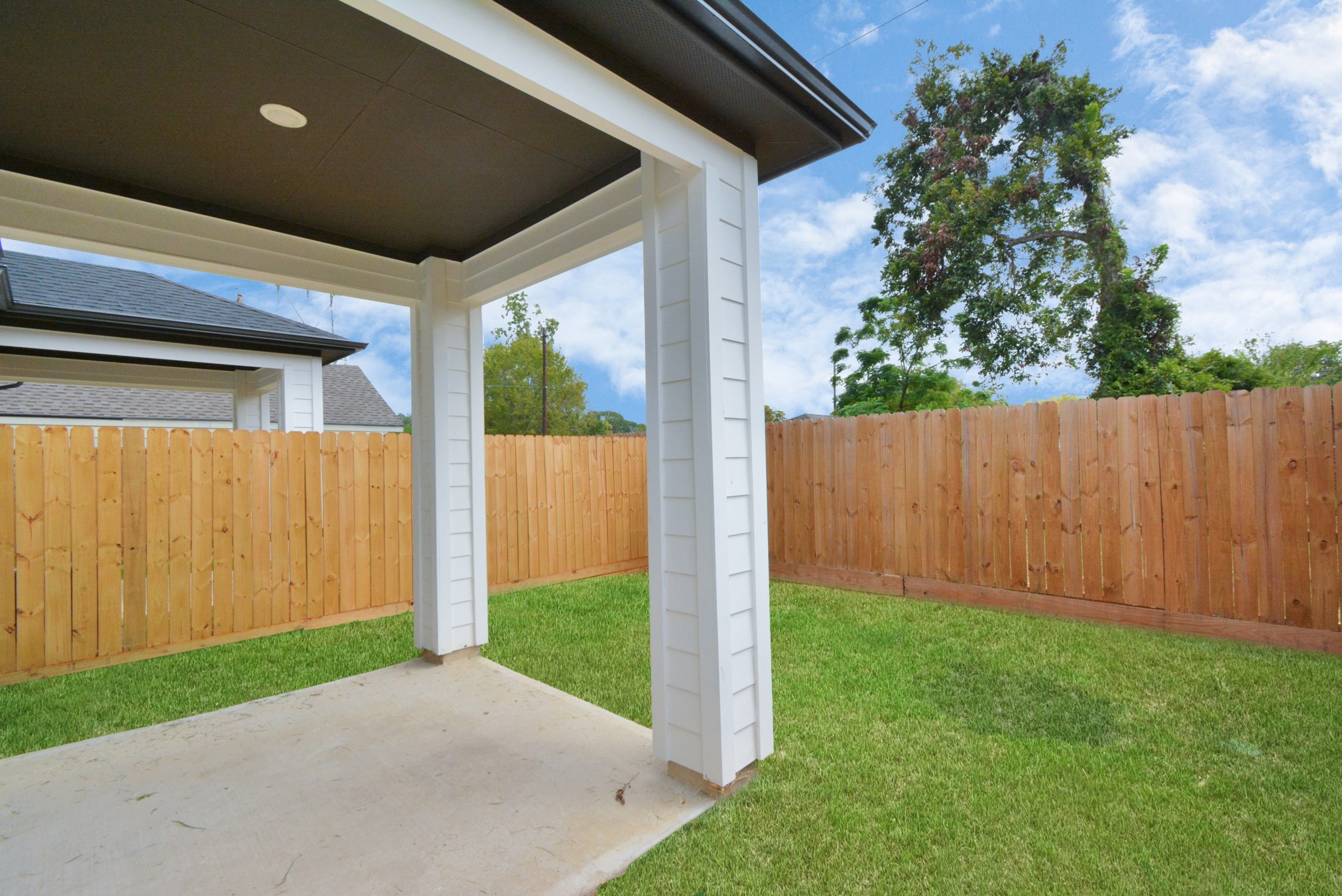 5514 Hardy Street Houston, TX 77009 - Photo 30 of 30 a backyard of a house with lots of green space