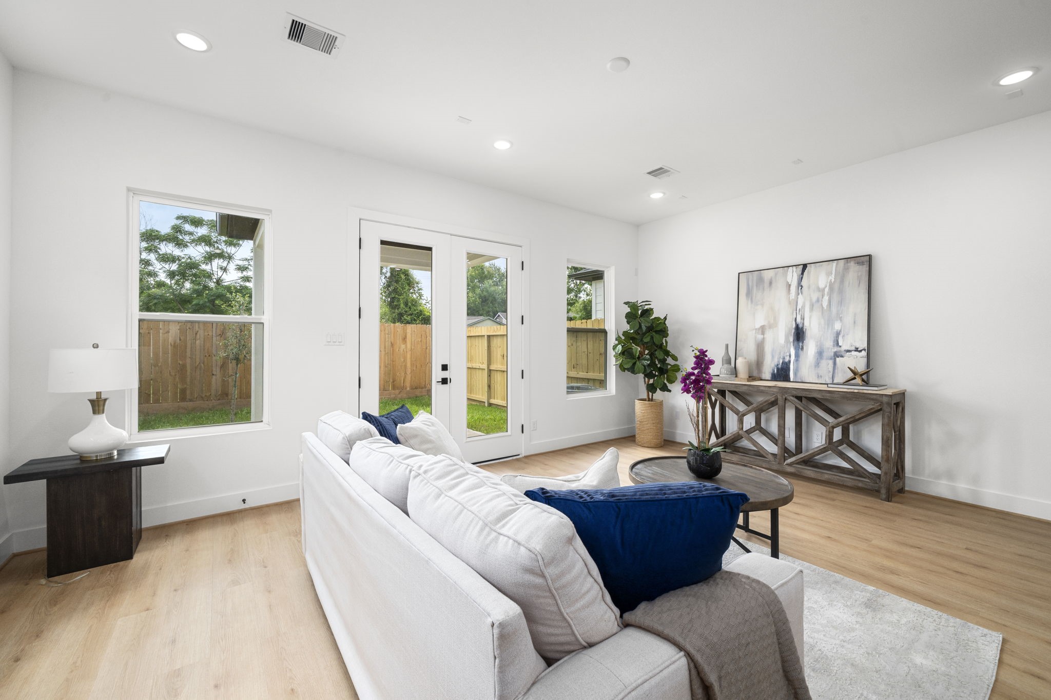5514 Hardy Street Houston, TX 77009 - Photo 8 of 30 a living room with furniture and a large window