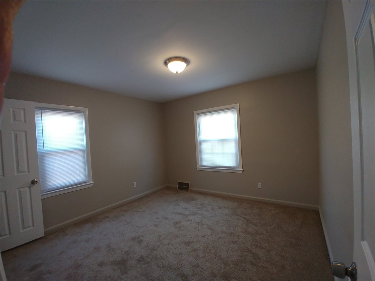 15504 Stephens Eastpointe, MI 48021 - Photo 7 of 14 Gallery Image 7