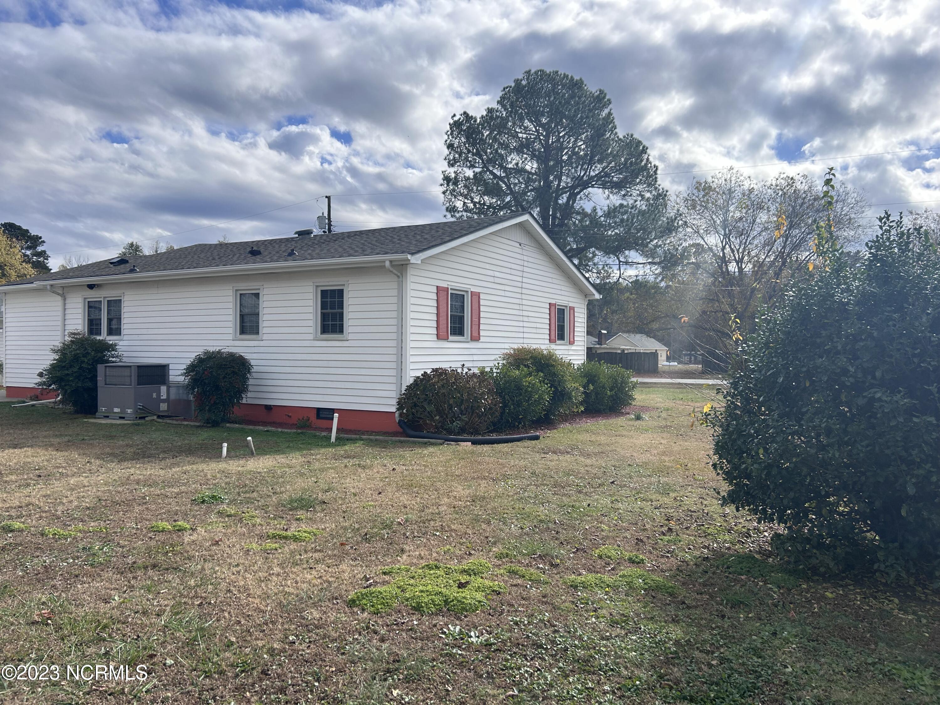 464 Poplar Street Kinston, NC 28504 - Photo 19 of 21 IMG_2560