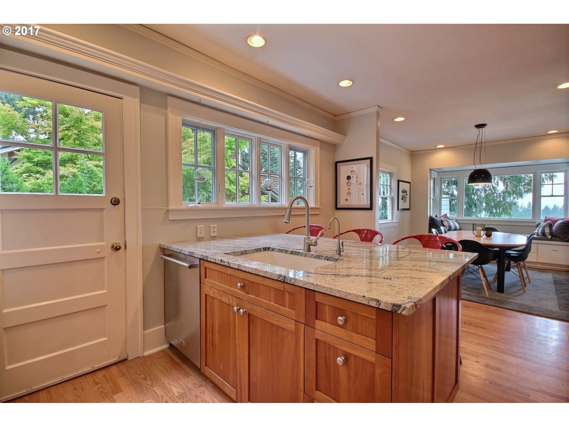 2674 Southwest Talbot Road Portland, OR 97201 - Photo 11 of 23