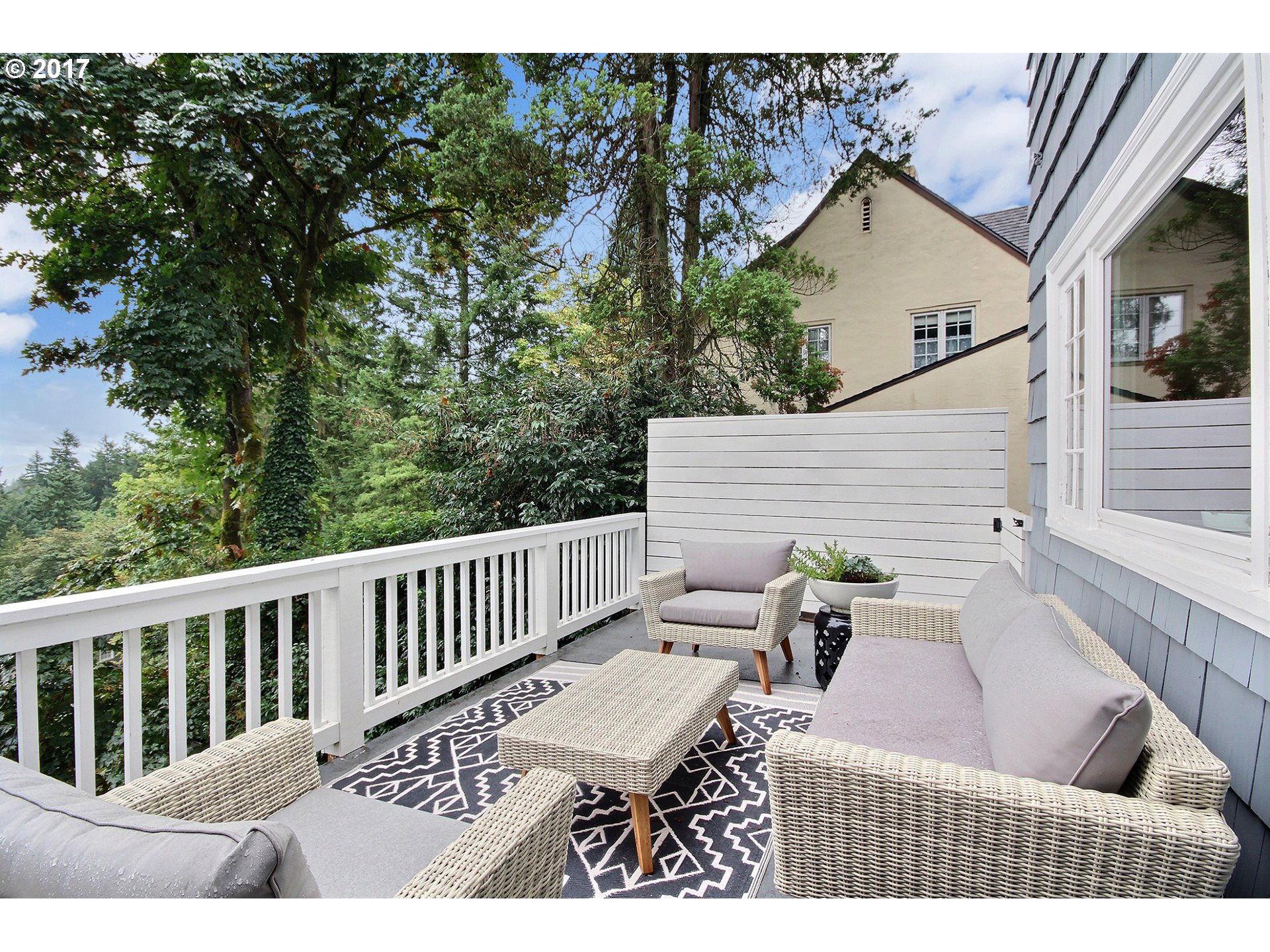 2674 Southwest Talbot Road Portland, OR 97201 - Photo 12 of 23