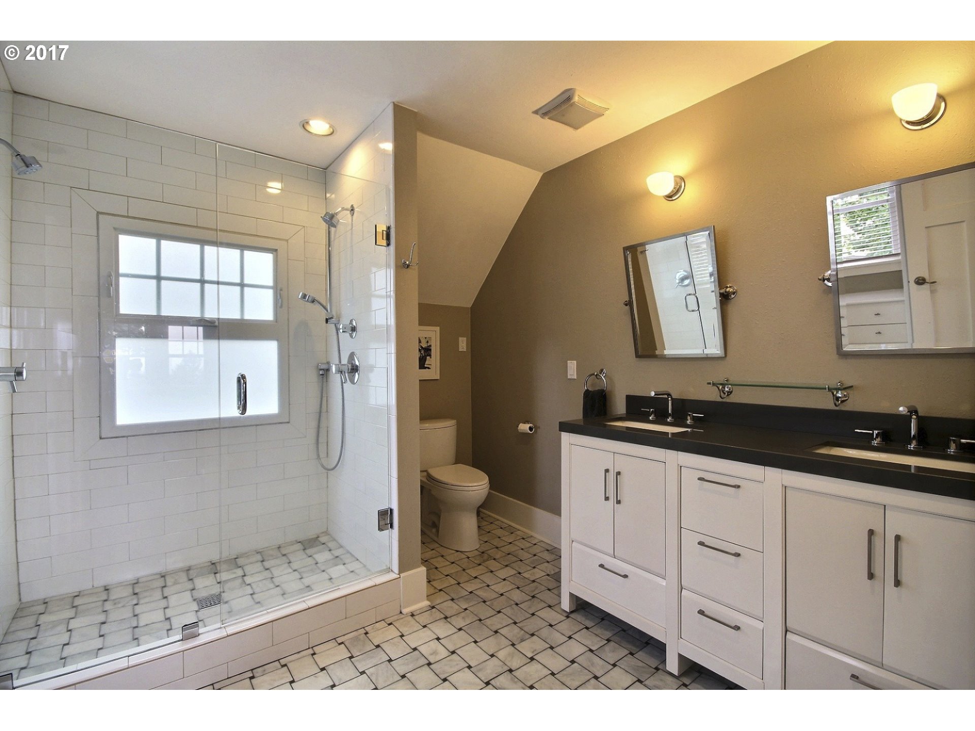 2674 Southwest Talbot Road Portland, OR 97201 - Photo 16 of 23