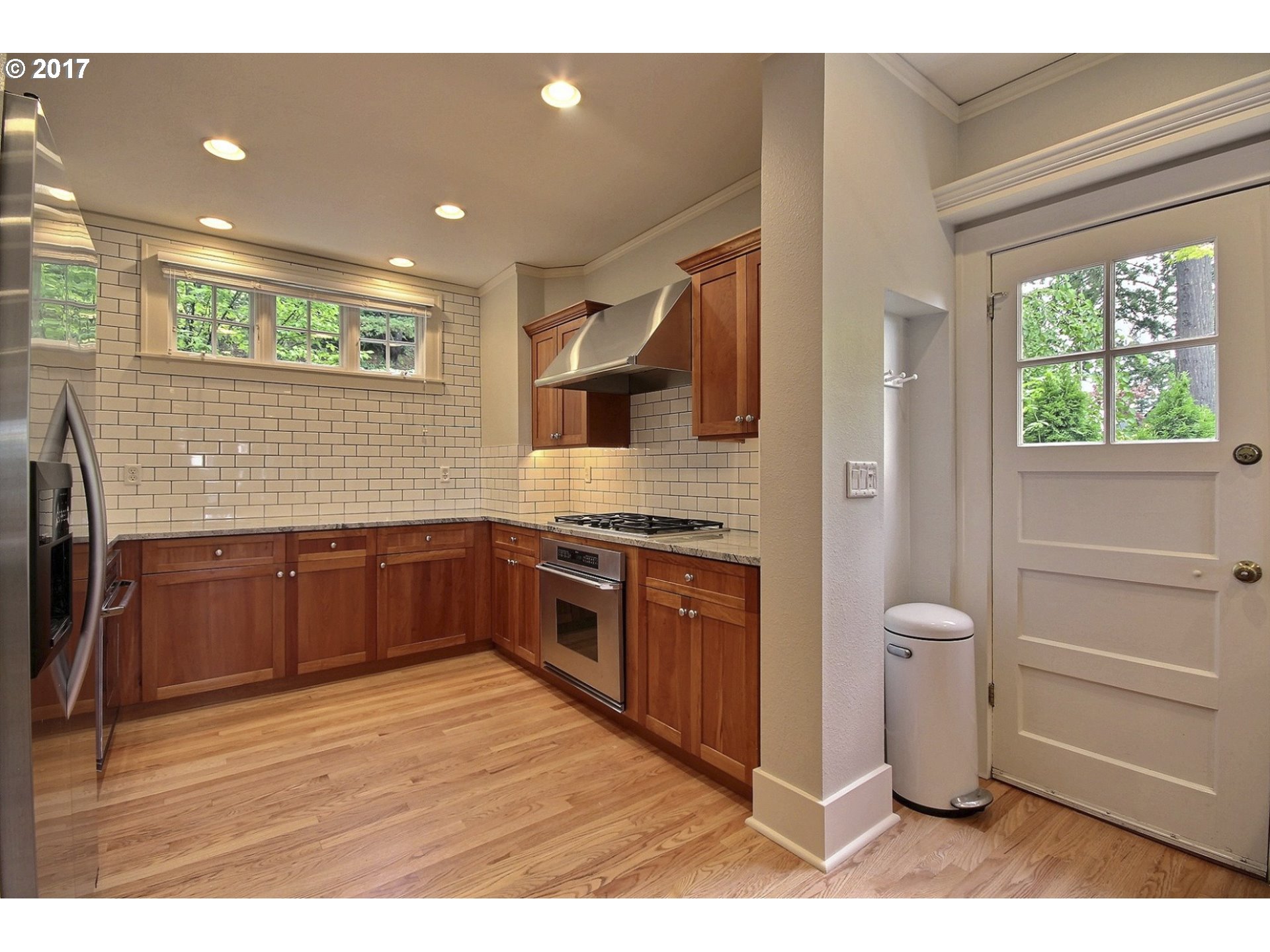 2674 Southwest Talbot Road Portland, OR 97201 - Photo 9 of 23
