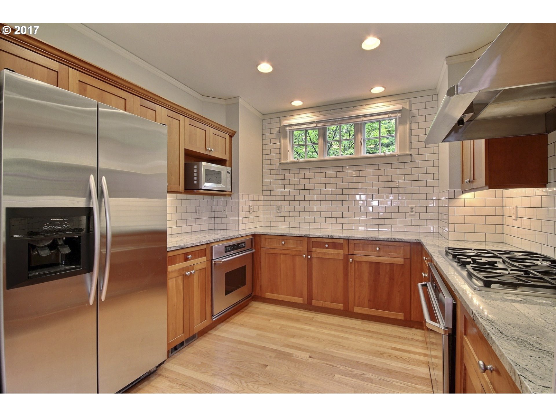 2674 Southwest Talbot Road Portland, OR 97201 - Photo 10 of 23