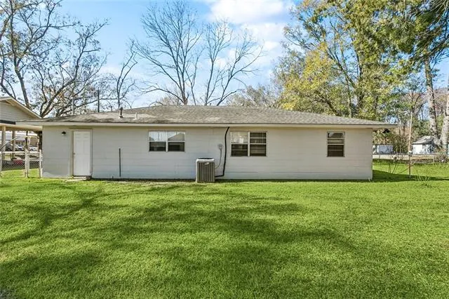 $174,900 | 426 North Marchand Avenue, Gonzales, LA 70737