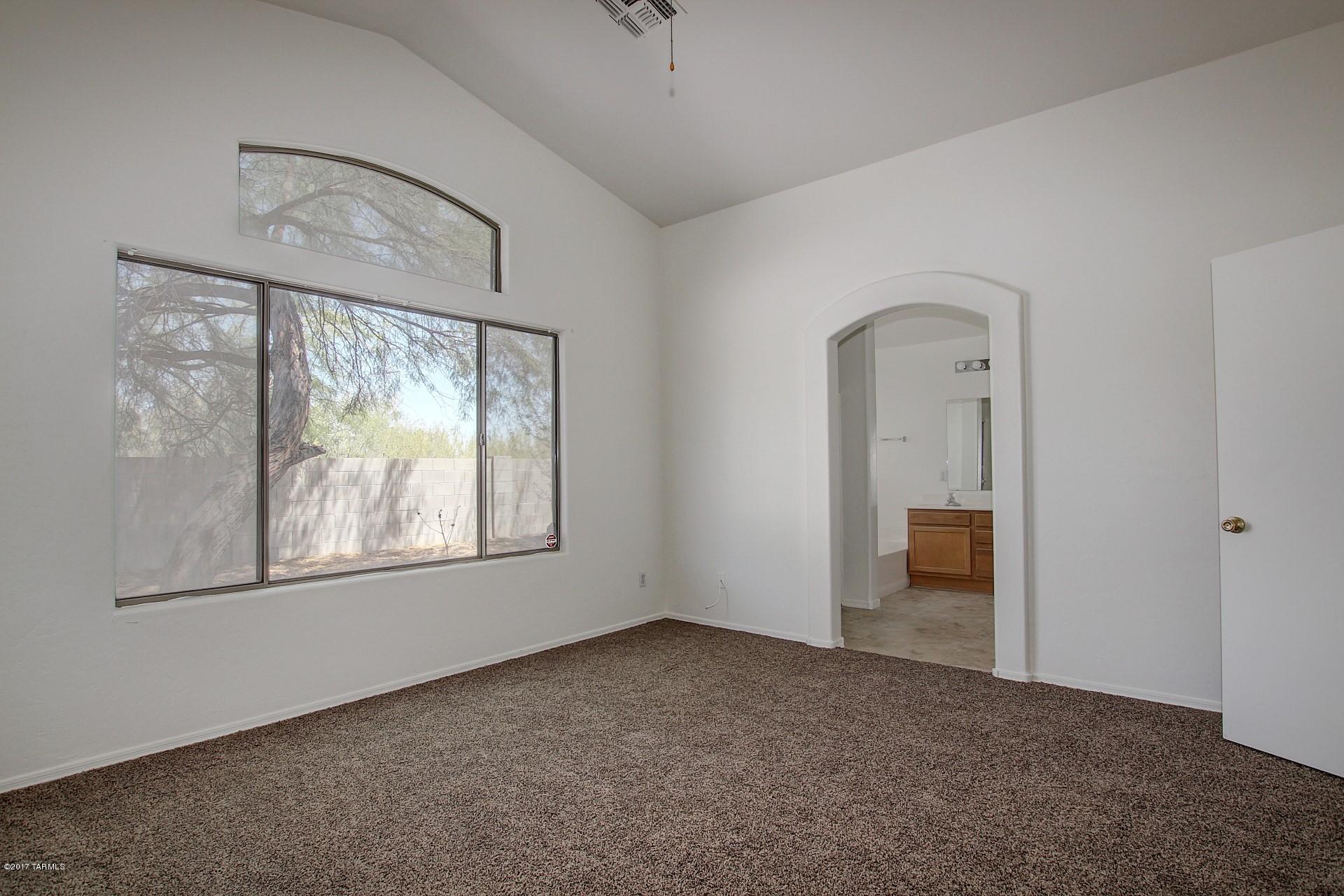 4513 South Valley Road Tucson, AZ 85714 - Photo 7 of 41