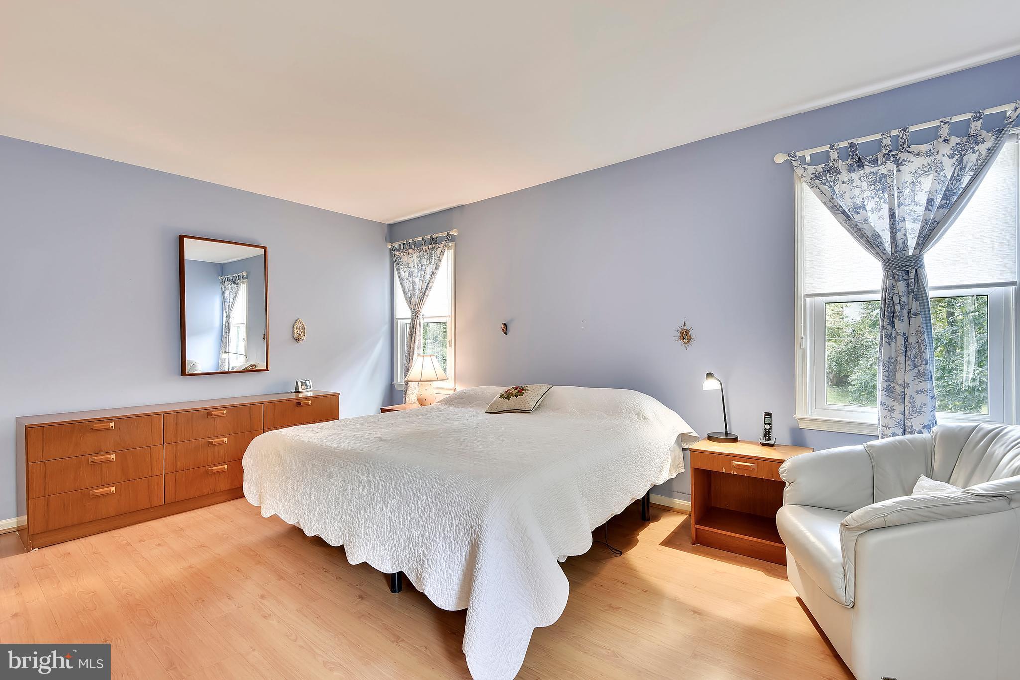 9 Treworthy Road Gaithersburg, MD 20878 - Photo 16 of 30 Master Bedroom w/ walk-in closet & en-suite
