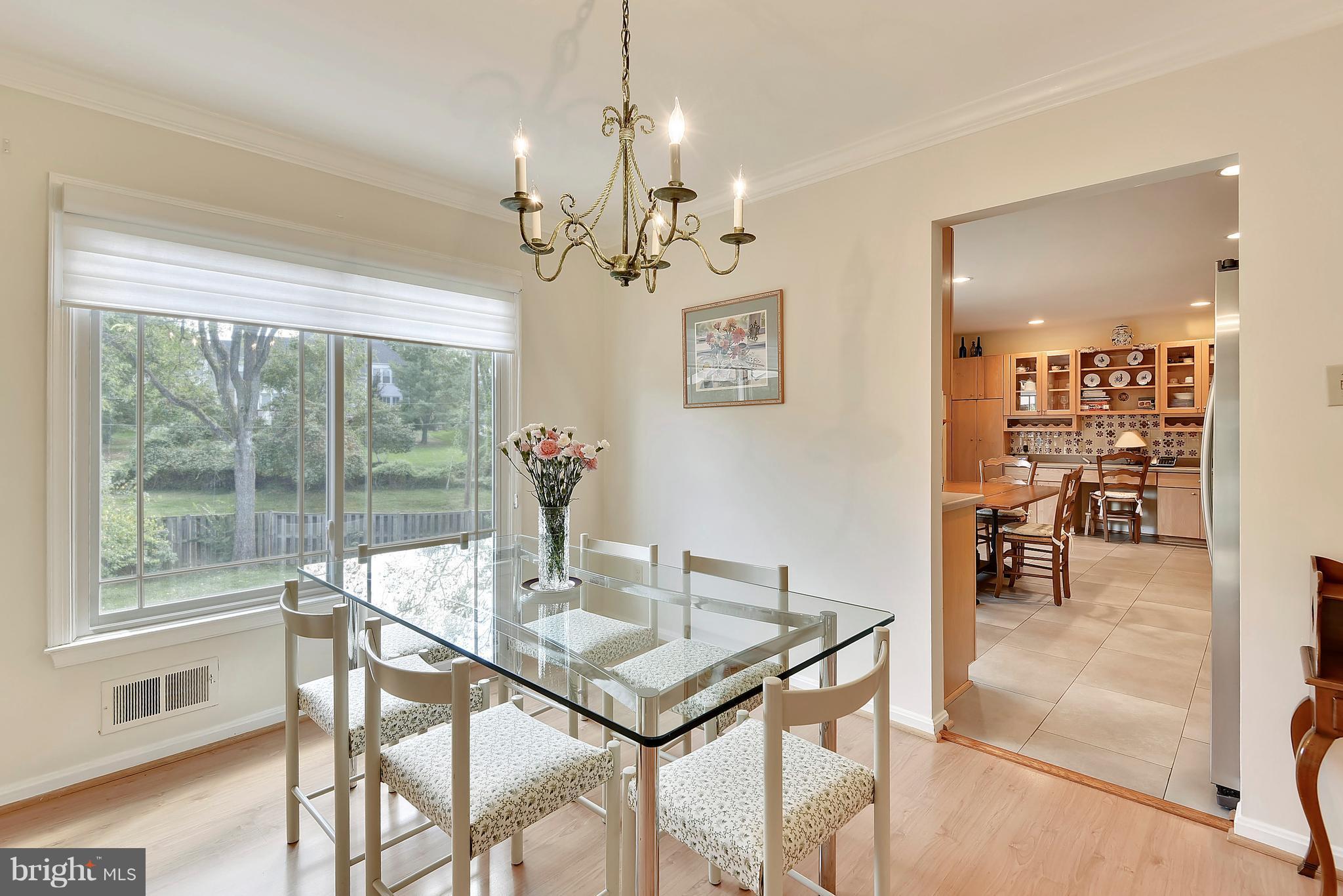 9 Treworthy Road Gaithersburg, MD 20878 - Photo 10 of 30 Dining Room view into Kitchen
