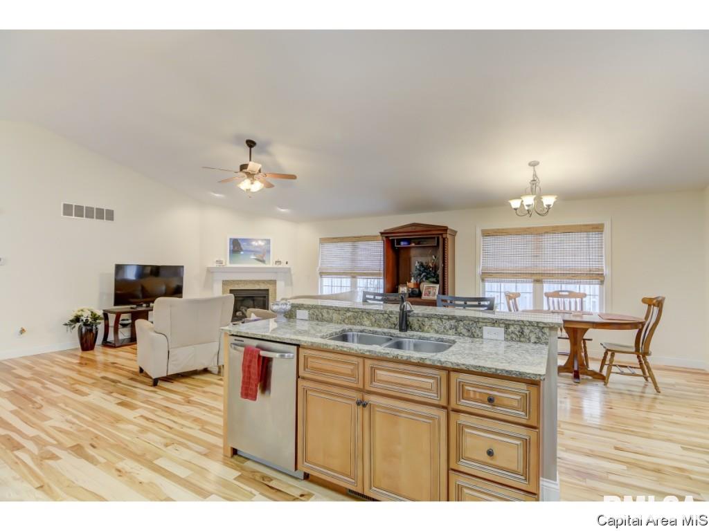 624 Burberry Lane Rochester, IL 62563 - Photo 10 of 36