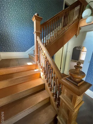 $350,000 | 229 East Main Street, Grafton, IL 62037