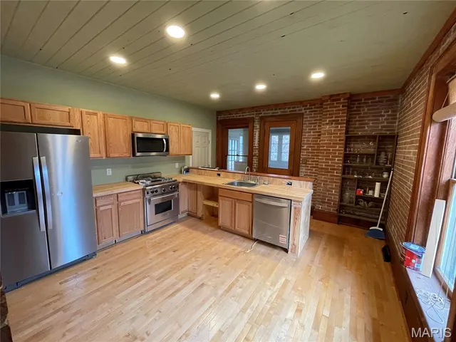 $350,000 | 229 East Main Street, Grafton, IL 62037