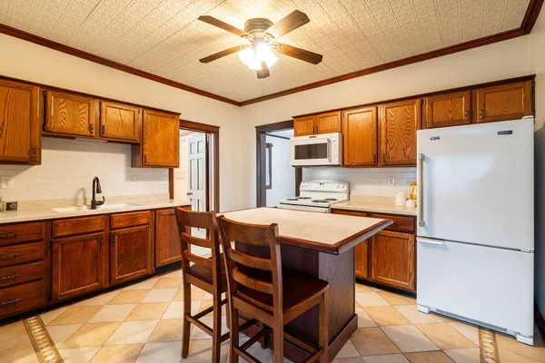 $439,900 | 3156 South Kinnickinnic Avenue, Milwaukee, WI 53207