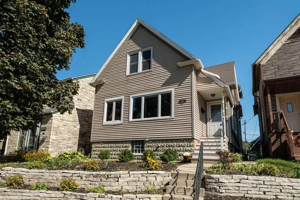 $439,900 | 3156 South Kinnickinnic Avenue, Milwaukee, WI 53207