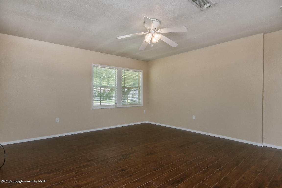 4010 Cline Road Amarillo, TX 79110 - Photo 3 of 17 Living Area