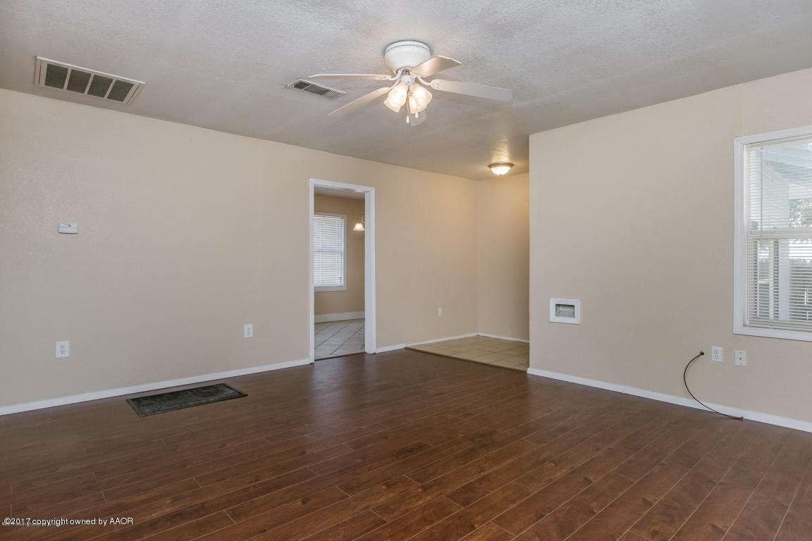 4010 Cline Road Amarillo, TX 79110 - Photo 4 of 17 Living Area