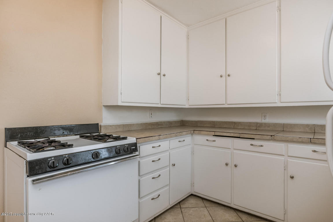 4010 Cline Road Amarillo, TX 79110 - Photo 7 of 17 Kitchen 3